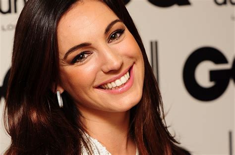 HorribleBosses: Kelly Brook Photoshoot Youtube