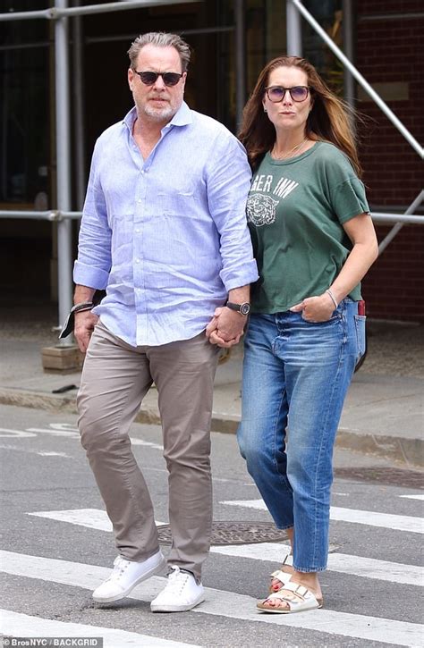 Brooke Shields Husband: Is Brooke Shields still married to Chris Henchy ...