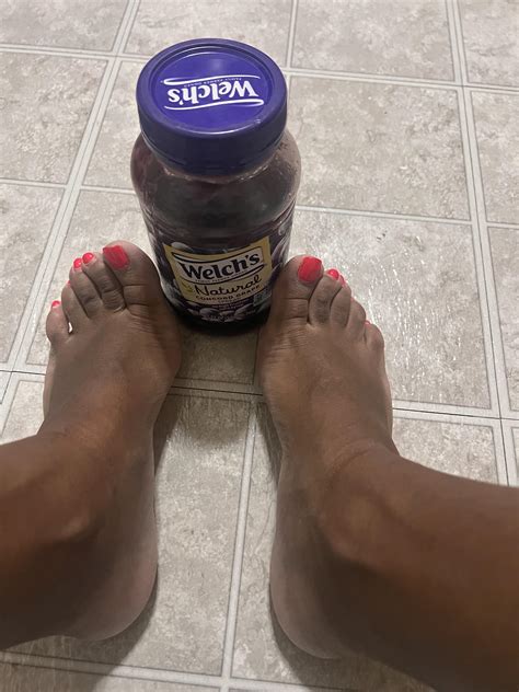 Toe jam : r/BlackBrownFEET