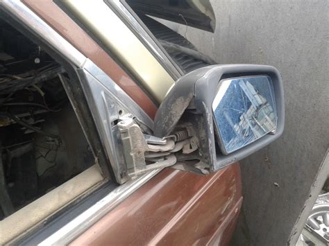 Съём и разбор бокового зеркала заднего вида. — Mercedes-Benz W123, 2 л ...