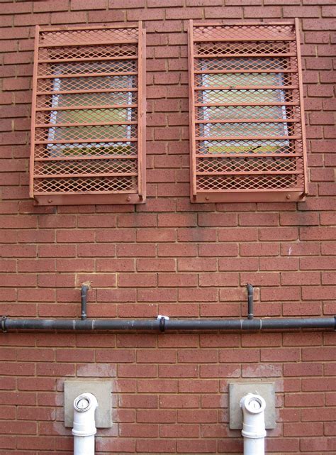 Windows,pipes,plumbing,exterior,wall - free image from needpix.com