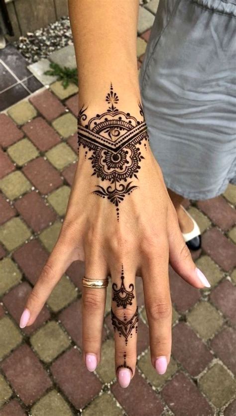 70 Minimal Henna Designs : Wrist Lace + Middle Finger Henna I Take You | Wedding Readings ...