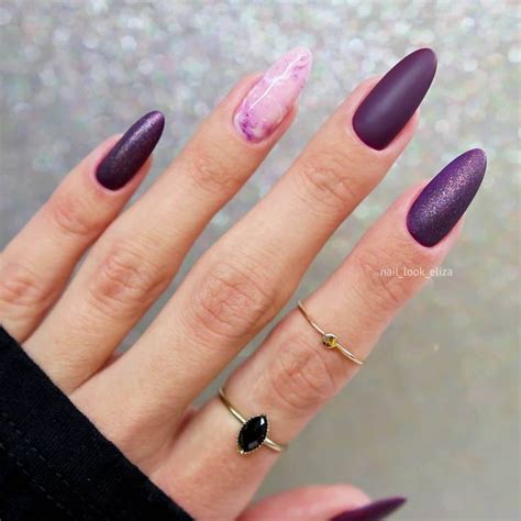 uñas color violeta oscuro tono mate en 2020 Uñas color