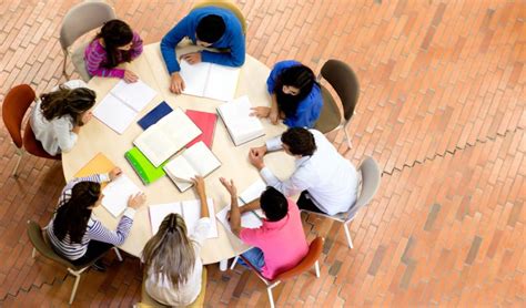 menjadi anggota kelompok  baik okezone edukasi