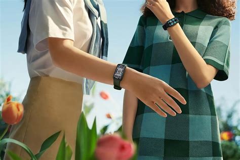 Фитнес-браслет HUAWEI Band 8 Черный: купить по цене 2 490 рублей в ...