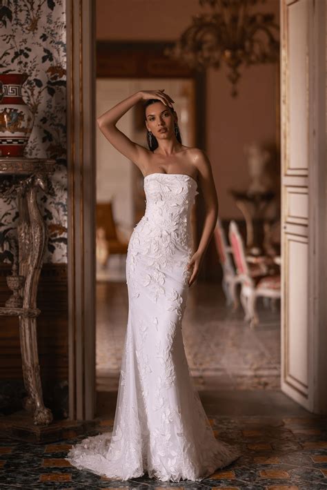 Floral Lace Wedding Dress with Train - Tulle Mermaid Wedding Gown and