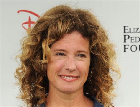 Nancy Travis fotka