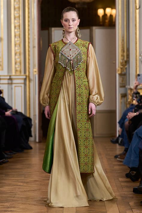 Turkmen Fashion in Paris - News Central Asia (nCa)