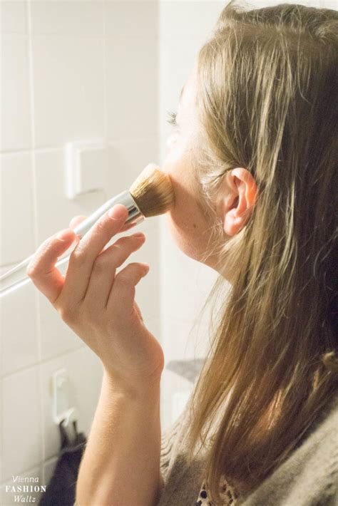 Make-up Tipps: So findet ihr die perfekte Foundation! - Vienna Fashion ...