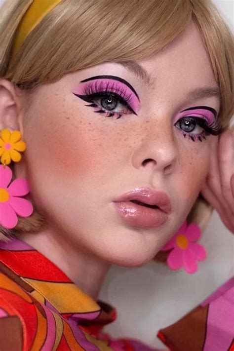 10 Super Cute and Creative Eyeliner Looks Anyone Can Do! - January Girl