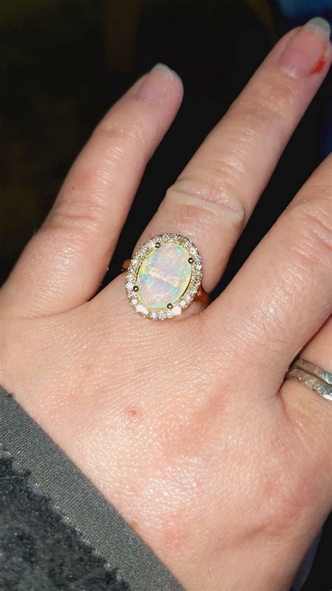 My beautiful new engagement ring : r/Opals
