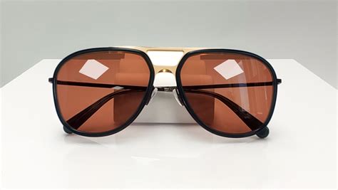 picking  perfect aviator sunglasses eyesli