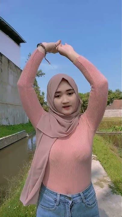 cewek jilbab joget tiktok  yg nonjol youtube