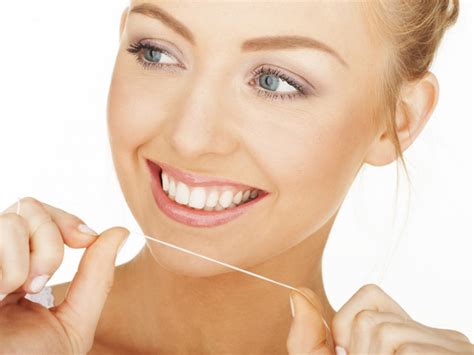 5 Essential Reasons to Floss Daily