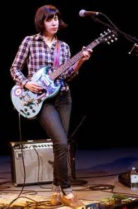 48 Best images about Style Icon--Carrie Brownstein on Pinterest | Dance ...