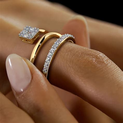 The Harmonia Spiral Ring | BlueStone.com