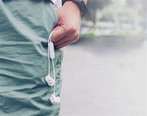 FiiO выпустила беспроводные внутриканальные наушники FB1 • Stereo.ru