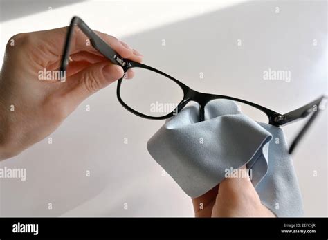how to clean microfiber cloths for eyeglasses