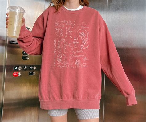 Red Taylor Sweatshirt, Taylor Red Album Tracklist Crewneck, TS Album ...