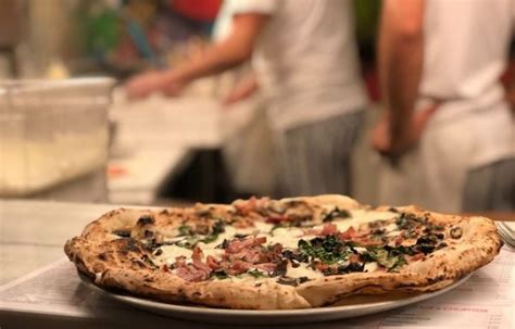 necesito  montar una pizzeria monpizza