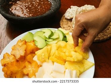200 Lotis Buah Images, Stock Photos & Vectors | Shutterstock