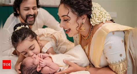tv couple pearle maaney  srinish aravind    baby