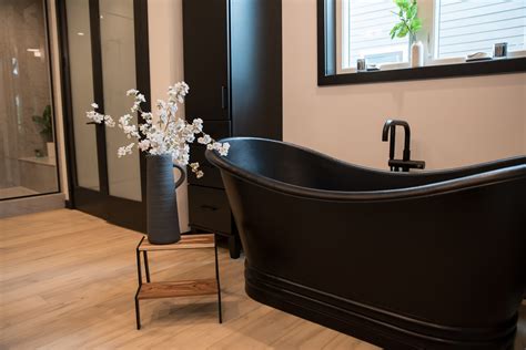 Bathroom Decor: Creating a Spa-Like Retreat with Simple Floral