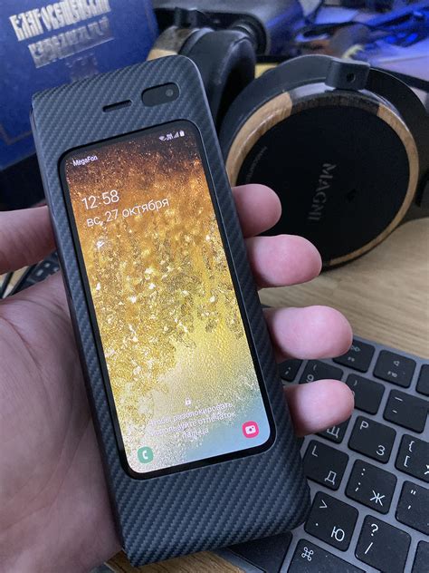 Распаковка и первый взгляд на Samsung Galaxy Fold