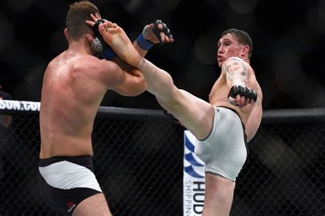 Видео боя Даррен Тилл - Джессин Айяри UFC Fight Night 109 | Fightnews.info