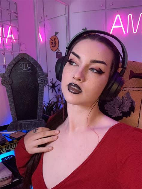 alexa on Twitter: "Reposting this look because 🦇🎃 🧛🏼‍♀️ https://t.co