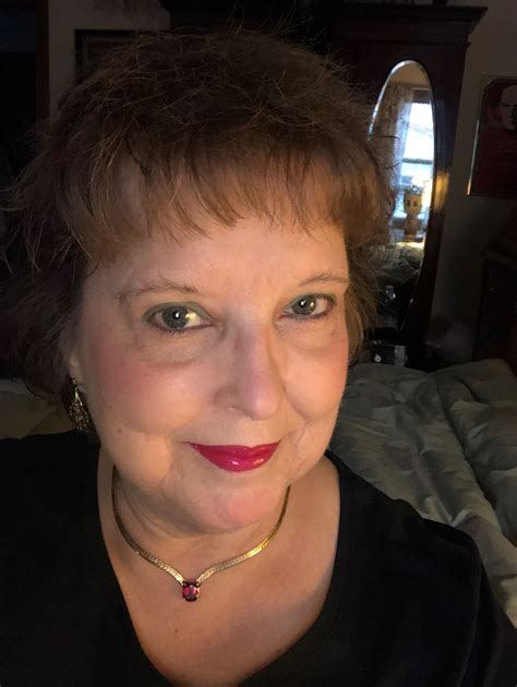 Pin by Marcia Voss on SELFIES | Lady, Hot, Selfie