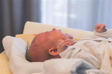 Bebê Chora Na Barriga - Bebê Chorando: choro alto, muito forte, antes de dormir ou dormindo