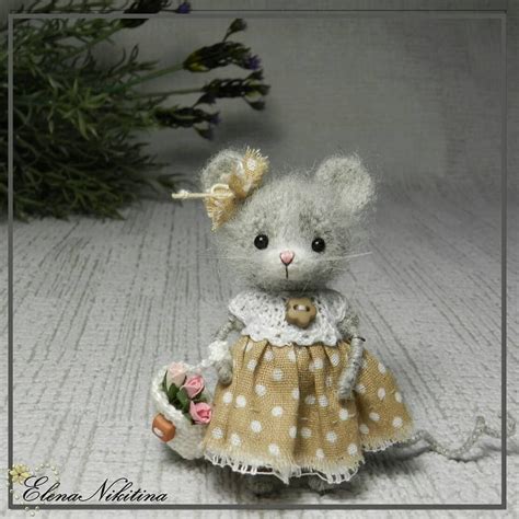 Elena Nikitina on Instagram: “Мышка в платье. #crochettoy #crochet # ...