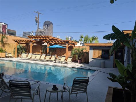 Is Dallas's Lipstick Mens Club A Secret You NEED To Know? Image 9