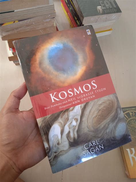 Kosmos - Carl Sagan baru original, Buku & Alat Tulis, Buku di Carousell