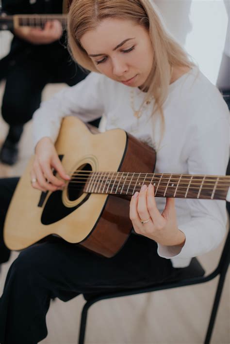 Пауза в музиці — Music Stories