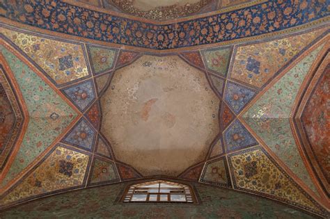 Architecture Of Isfahan: Marvels Of Islamic Design And Engineering