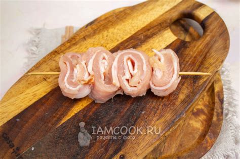 Куриные шашлычки с беконом на шпажках в духовке — рецепт с фото пошагово
