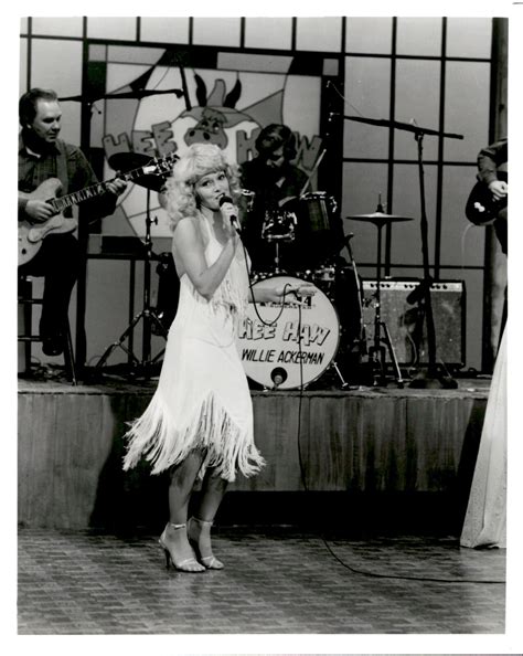 BR9 1982 Original Photo MISTY ROWE BUCK OWENS ROY CLARK & THE HEE HAW