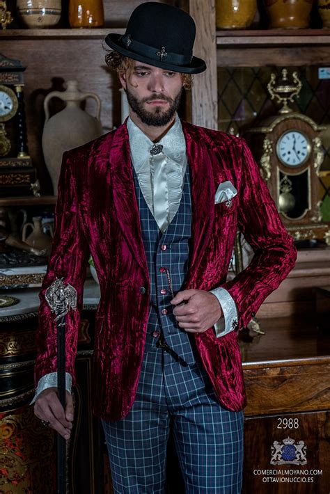 Esmoquin steampunk granate en terciopelo efecto arrugado con corte ...