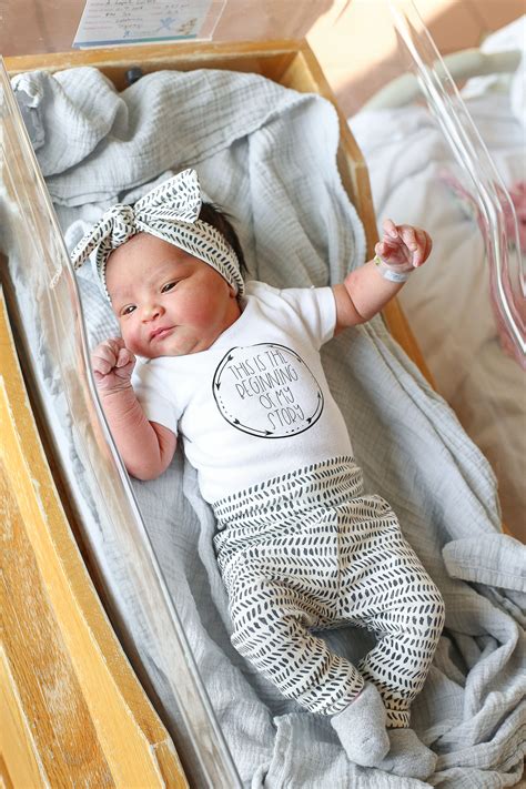 newborn outfit for pictures 1
