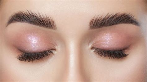 How to Prevent and Reverse Thinning Eyebrows