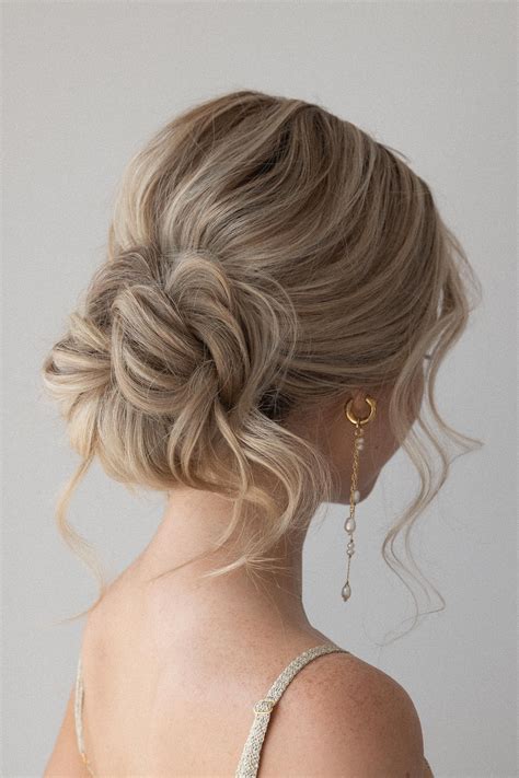 EASY UPDO WEDDING HAIRSTYLE FOR LONG HAIR - Alex Gaboury | Long hair