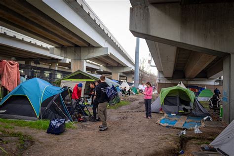 Houston closes its largest homeless encampment as many move to new