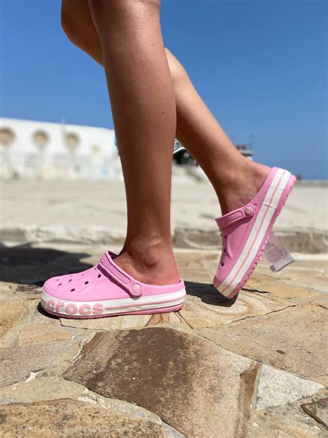 Кроксы женские Crocs розовые сабо из пены шлепки резиновые, цена 1499 ...