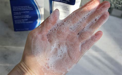 Бензоил пероксидом умываемся. Panoxyl 10% BPO Acne foaming wash ...