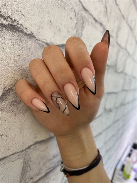 Nail Studio by Devetyarova — студия маникюра Москва