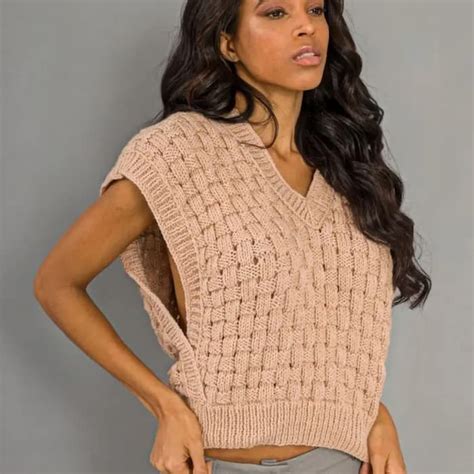Безрукавка Плетёнка спицами - KNITTLY.ART