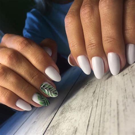 МАНИКЮР ️ СЕРГИЕВ ПОСАД on Instagram: “Идеальный белый с 🌿…” | Nails ...