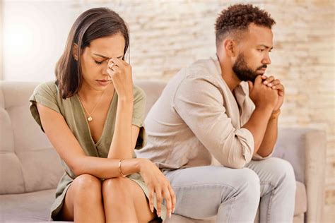 Man Says Girlfriend Thinks He’s ‘Invading Her Privacy’ When He Invites